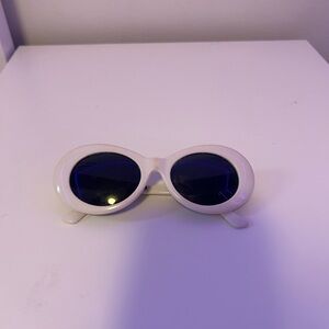 White circle sunglasses